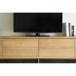 Meuble TV bas design 2 tiroirs 2 portes JASON en chêne massif (chêne naturel)
