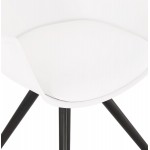 Chaise design scandinave avec accoudoirs ARUM pieds bois couleur noire (blanc)