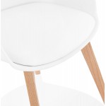 Sedia di design scandinava con piedi KALLY in legno di colore naturale (bianco)
