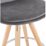 Tabouret de bar mi-hauteur scandinave en velours pieds bois couleur naturelle MERRY MINI (gris)