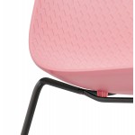 Sedia moderna impilabile piedi neri metallici ALIX (rosa)